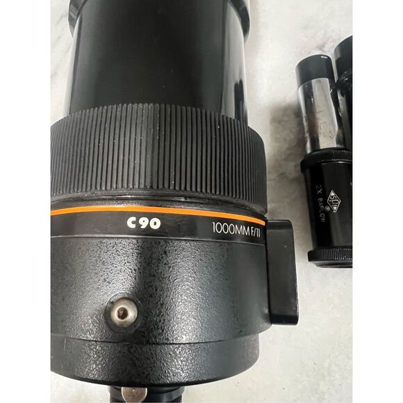 Celestron C90 Telescope 1000mm f/11 w/ Eyepieces Finder Scope Barlow T-Adapter - Picture 3 of 12
